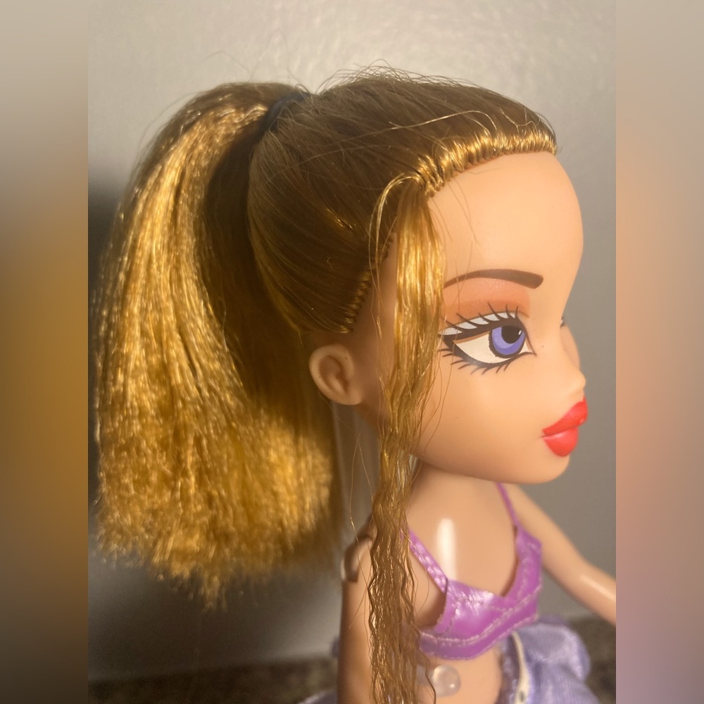 Vintage Bratz sleepover Meygan, redressed w/ bare feet